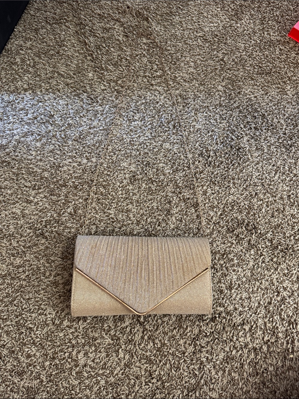 Elegant Gold Evening Clutch with Chain Strap